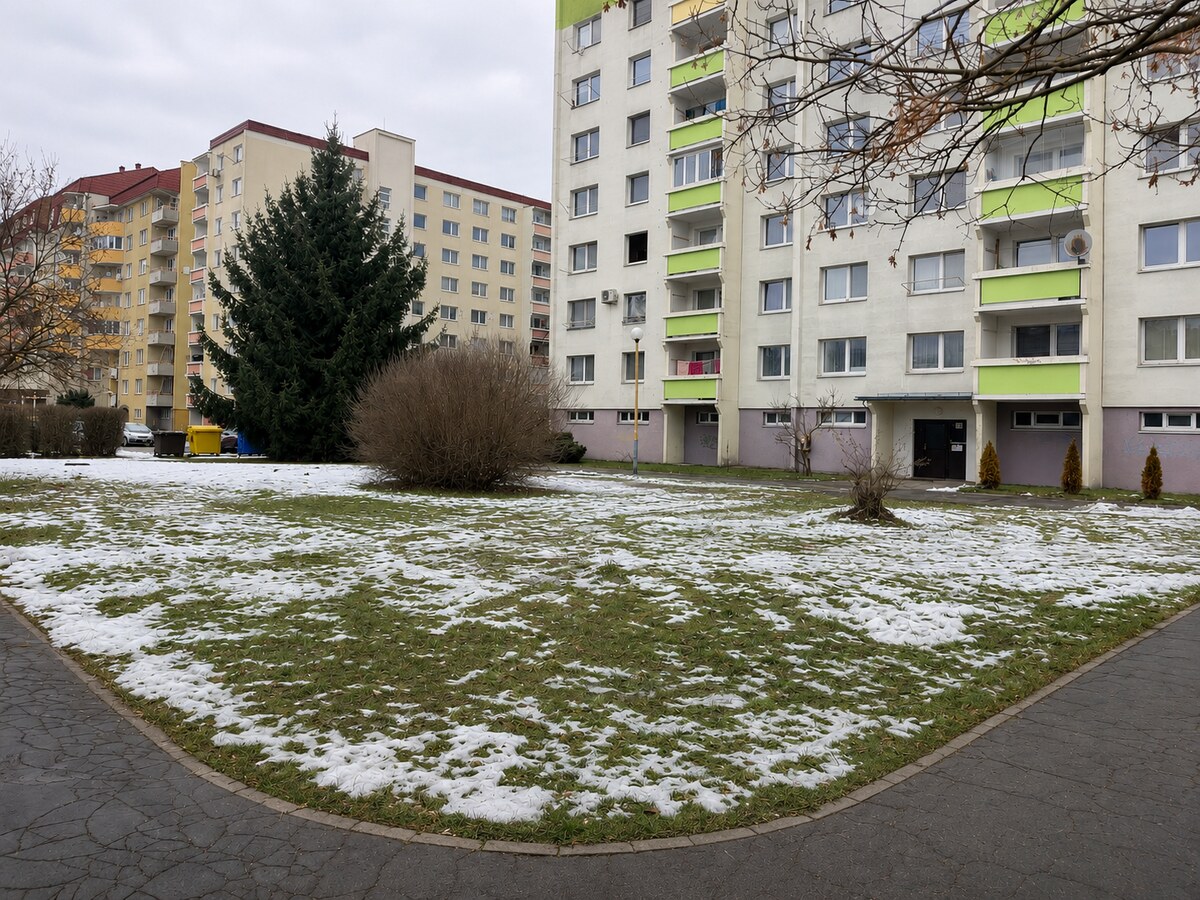 Na predaj rovinatý pozemok pre parkovisko 778m2 -  Zvolen-Západ P098ZL — foto 6