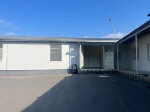 Skladové a výrobné priestori s kanceláriami 130 m² /180 m² /198 m² BB — foto 2