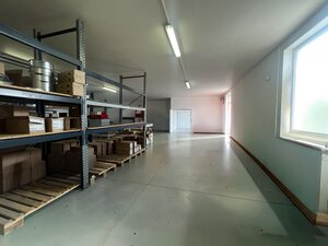 Skladové a výrobné priestori s kanceláriami 130 m² /180 m² /198 m² BB — foto 3