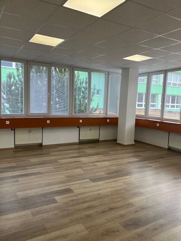 Na prenájom kancelárske priestory 66,6 m² - Banská Bystrica, Zvolenská