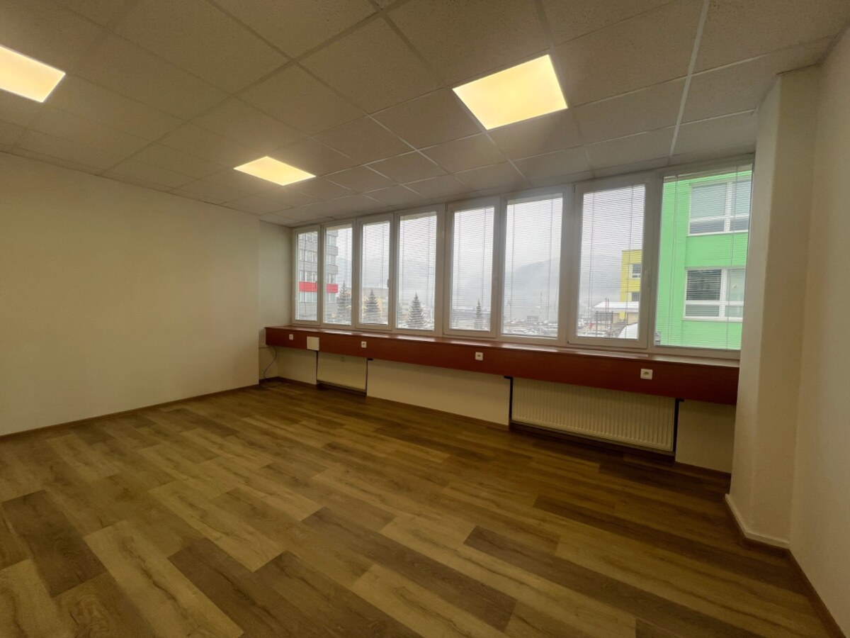 Prenájom kancelárske priestory 27 m² -Banská Bystrica, Zvolenská cesta — foto 4