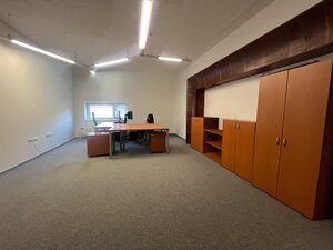 Sklad + kancelárie 1349 m² logistický objekt s rampami -Banská Bystria — foto 12