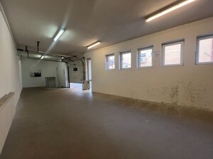 Sklad + kancelárie 1349 m² logistický objekt s rampami -Banská Bystria — foto 3