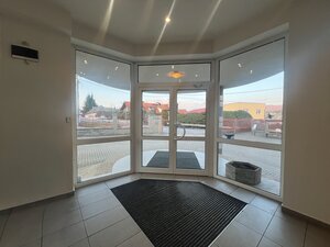 Sklad + kancelárie 1349 m² logistický objekt s rampami -Banská Bystria — foto 4
