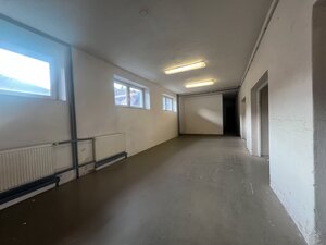 Sklad + kancelárie 1349 m² logistický objekt s rampami -Banská Bystria — foto 6