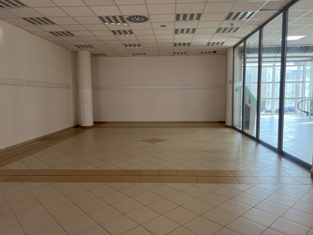 Obchodný priestor na prenájom 79 m² - Banská Bystrica NO718ZL — foto 2