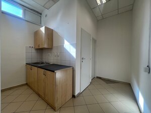 Obchodný priestor na prenájom 79 m² - Banská Bystrica NO718ZL — foto 3