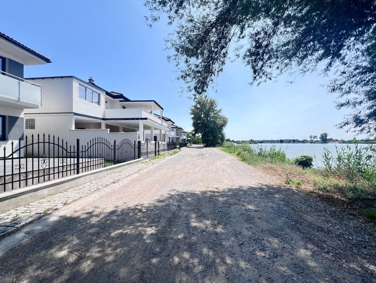 Novostavba s výhľadom na jazero - Jakubov 35km od Bratislavy D001LSM — foto 10