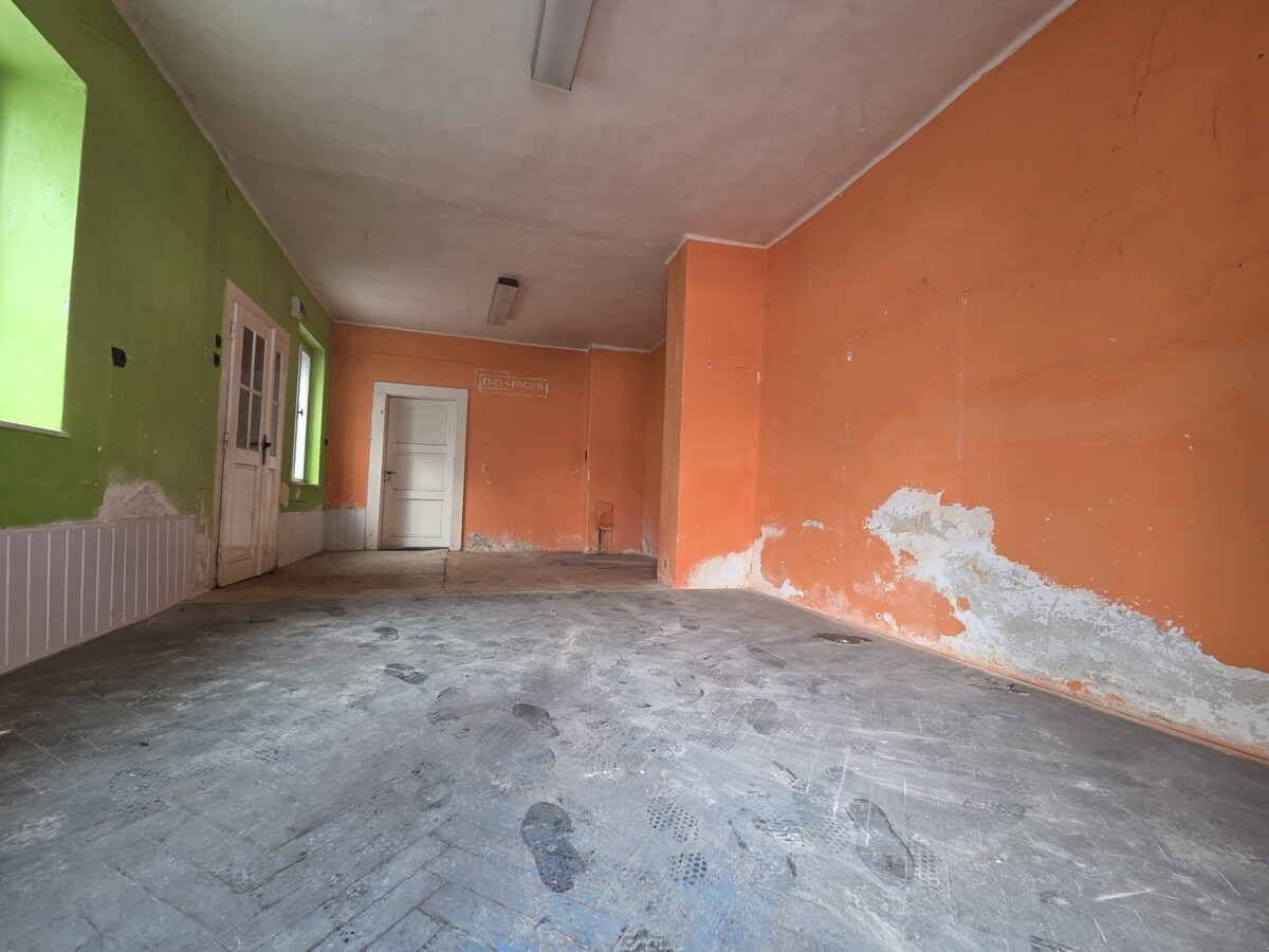 Na predaj budova na podnikanie v centre mesta - Revúca D008LSM — foto 4