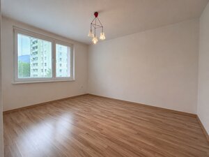 Exkluzívne na predaj zrekonštruovaný 3-izbový byt - Revúca 3B007LS — foto 8