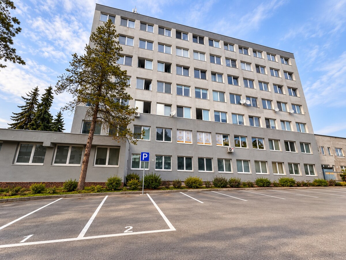 Na prenájom 1-izbový byt s parkovacím miestom – Banská Bystrica, Majer — foto 12
