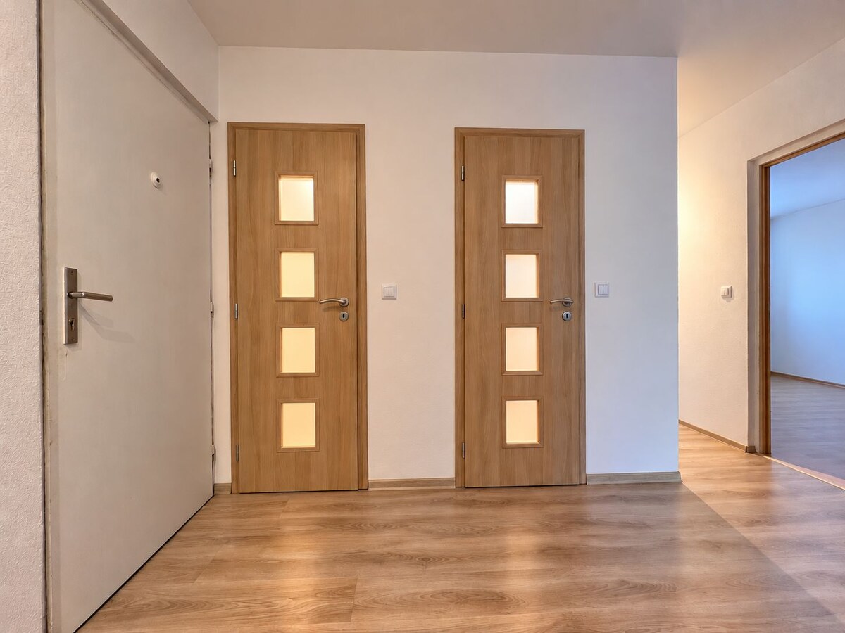 Na predaj priestranný 3-izbový byt - Detva, Námestie Mieru 3B008RG — foto 2