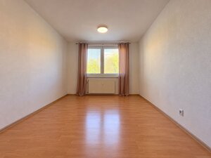 Na predaj priestranný 3-izbový byt - Detva, Námestie Mieru 3B008RG — foto 3