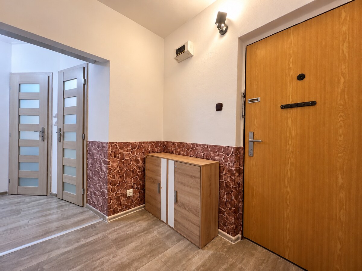 Na predaj priestranný 3 izbový byt - Banská Bystrica, Sásová — foto 13