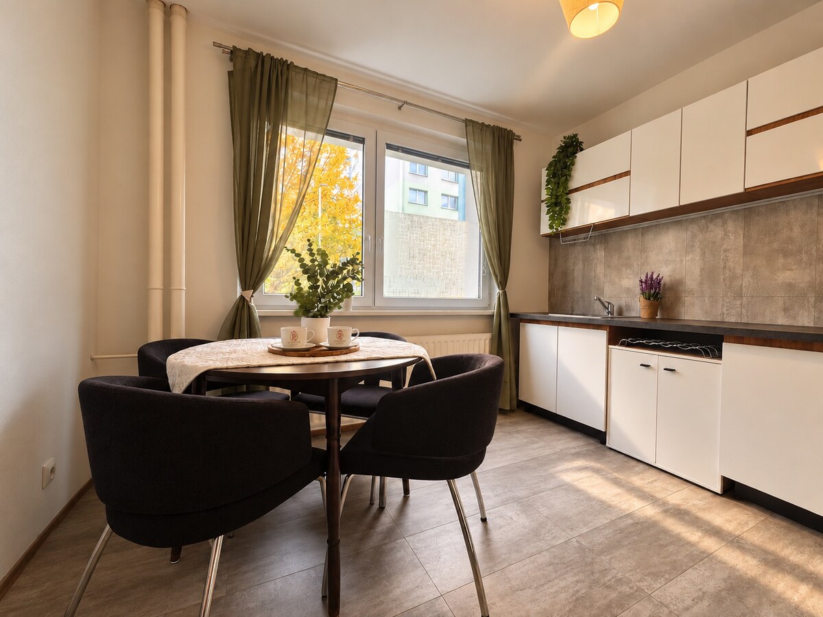 Na predaj priestranný 3 izbový byt - Banská Bystrica, Sásová — foto 2