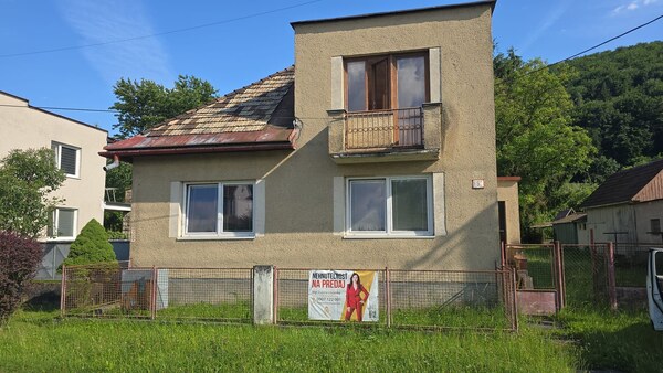 Na predaj rodinný dom s pozemkom 704 m² - Šalková, Banská Bystrica