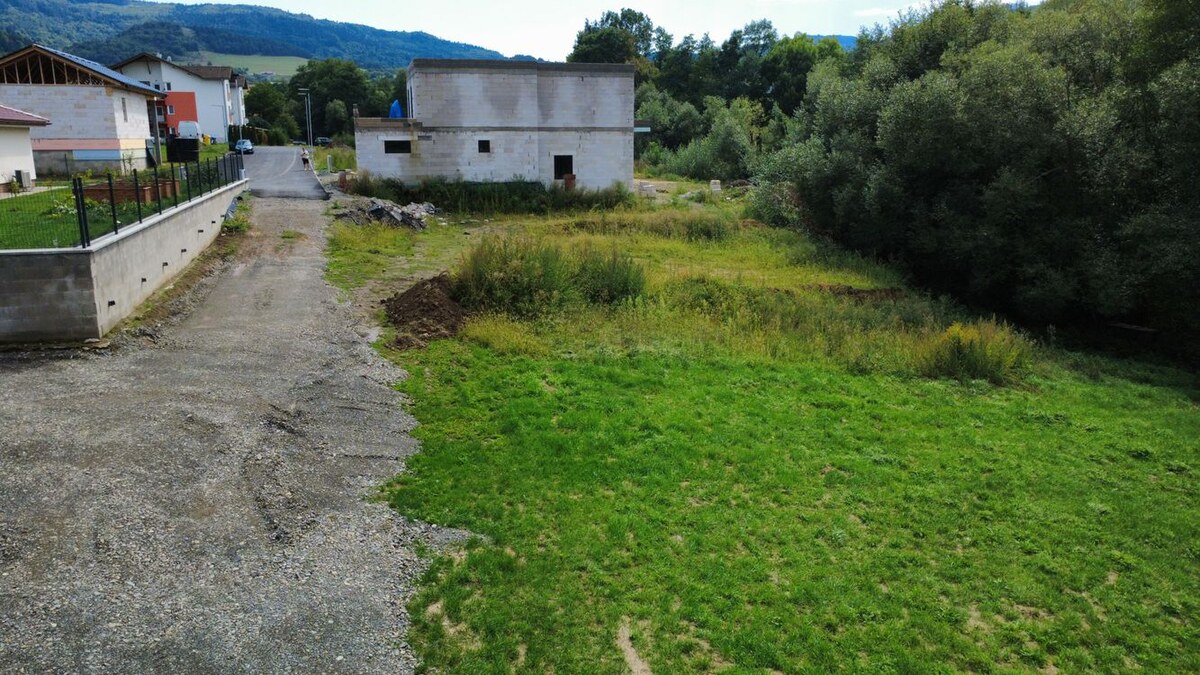 NÍZKA CENA/KONCOVÝ POZEMOK Na predaj s projektom a sieťami Stožok — foto 8