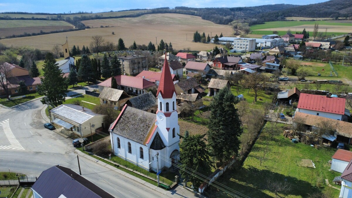 Na predaj rodinný dom s veľkým pozemkom v obci Rovňany/okres Poltár — foto 20