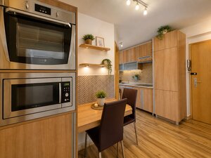 3-IZBOVÝ BYT PO KOMPLETNEJ REKONŠTRUKCII, ISTEBNÉ, ZARIADENÝ, 2 PIVNIC — foto 1