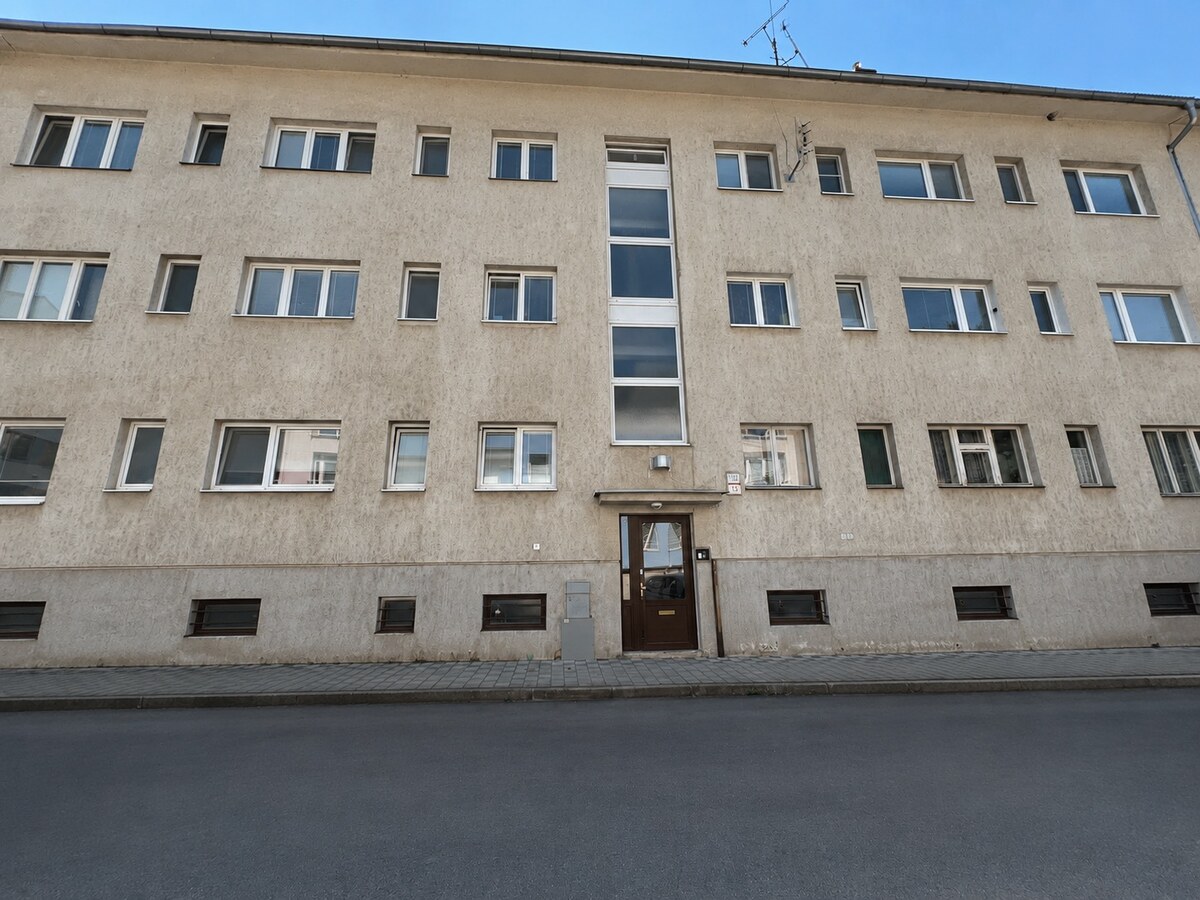 Na predaj 2-izbový byt s krbom - Banská Bystrica, Robotnícka ulica — foto 17