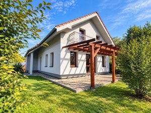 NA PREDAJ - RODINNÝ DOM S VEĽKOU ZÁHRADOU – LIPTOVSKÁ ŠTIAVNICA — foto 1