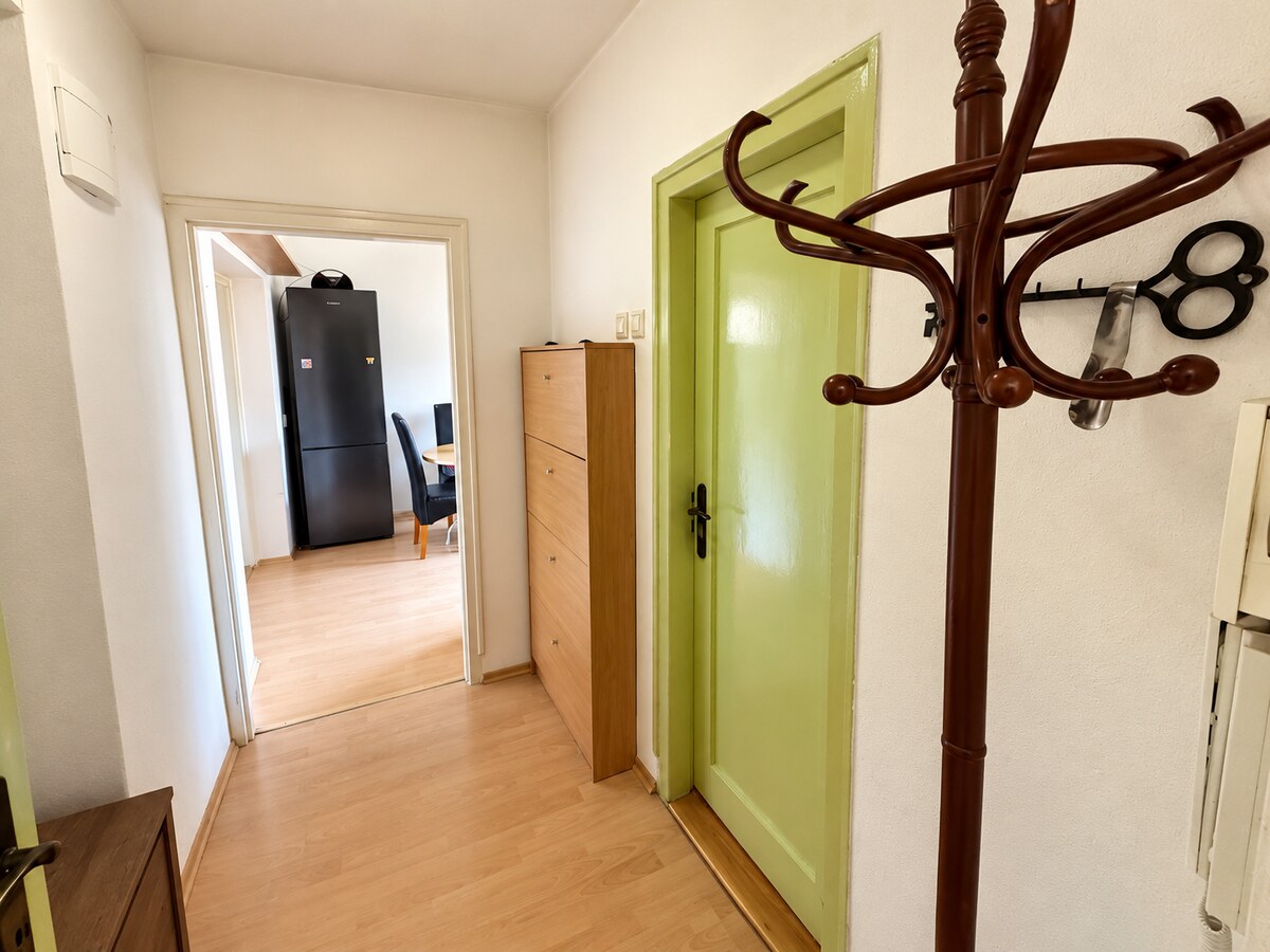 REZERVOVANÝ - 2-IZBOVÝ BYT S VEĽKOU LODŽIOU  – BANIČNÉ — foto 9