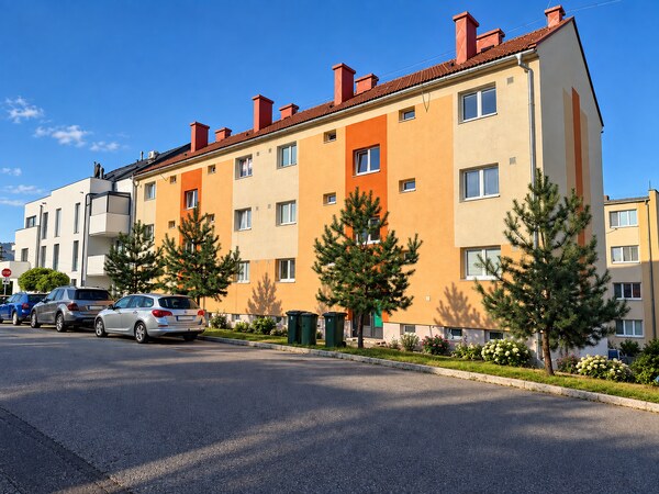 REZERVOVANÝ - 2-IZBOVÝ BYT S VEĽKOU LODŽIOU  – BANIČNÉ