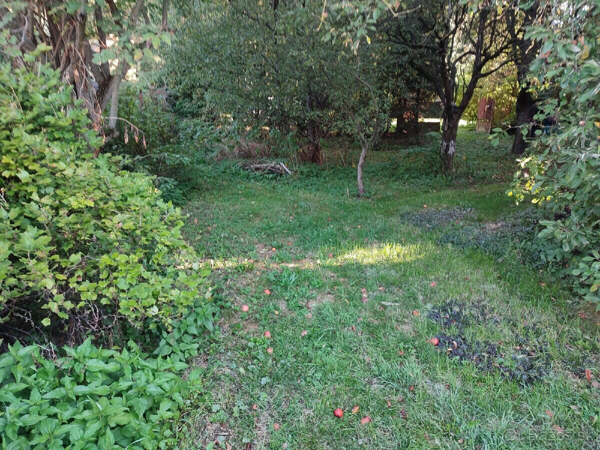 Stavebný ,slnečný pozemok V Liptovskej Porúbke 693m2 — foto 4