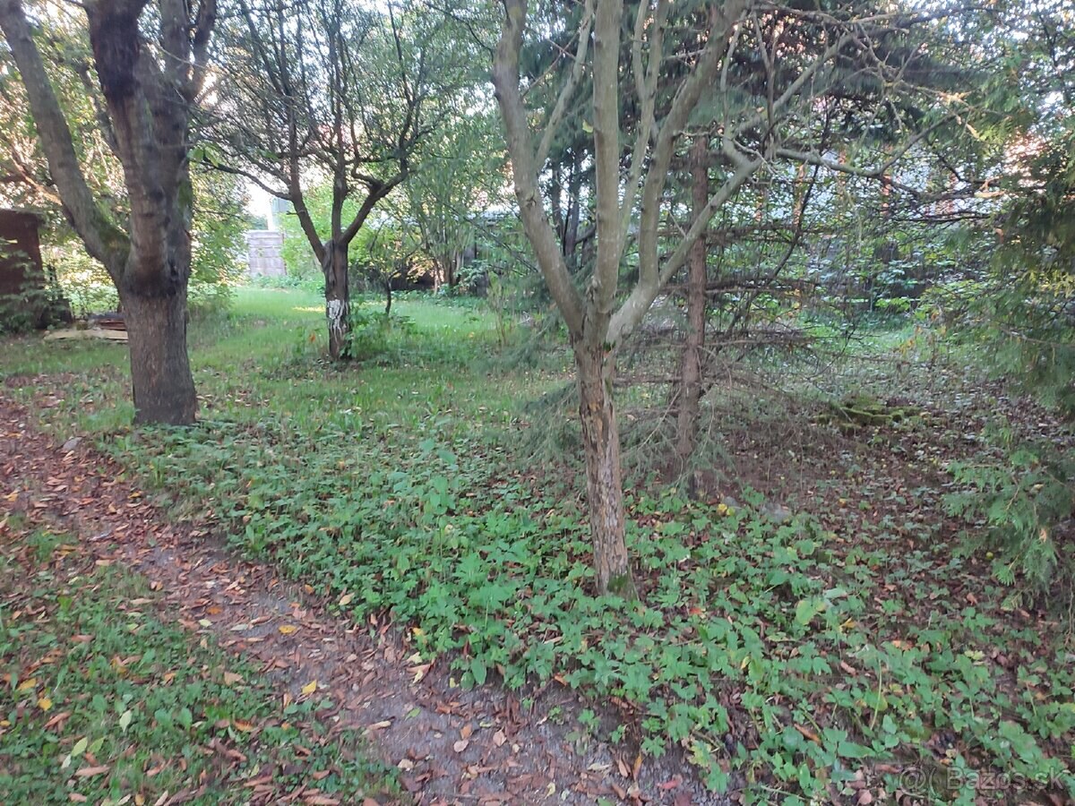 Stavebný ,slnečný pozemok V Liptovskej Porúbke 693m2 — foto 5