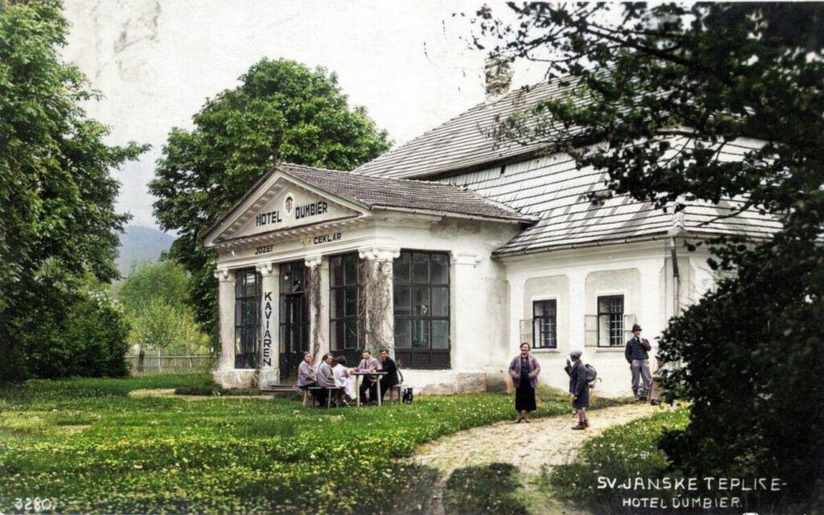 NA PREDAJ - Historický kaštieľ s parkom – veľká investičná príležitosť — foto 19