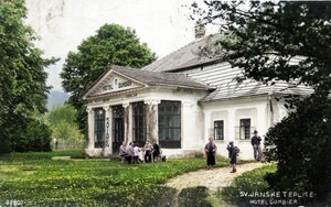 NA PREDAJ - Historický kaštieľ s parkom – veľká investičná príležitosť — foto 19