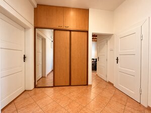 Na predaj veľký 2-izbový byt s balkónom – Banská Bystrica, ČSA — foto 3