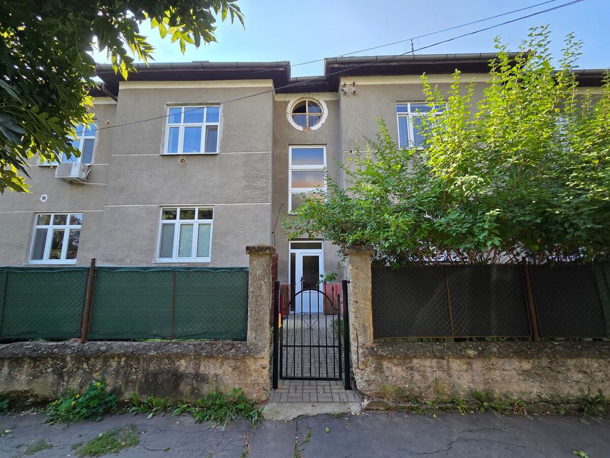 ZNÍŽENÁ CENA/Na predaj veľký 5 izbový byt Lučenec centrum, 5B004JPh — foto 2