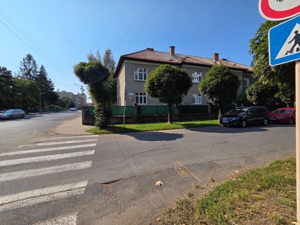 ZNÍŽENÁ CENA/Na predaj veľký 5 izbový byt Lučenec centrum, 5B004JPh