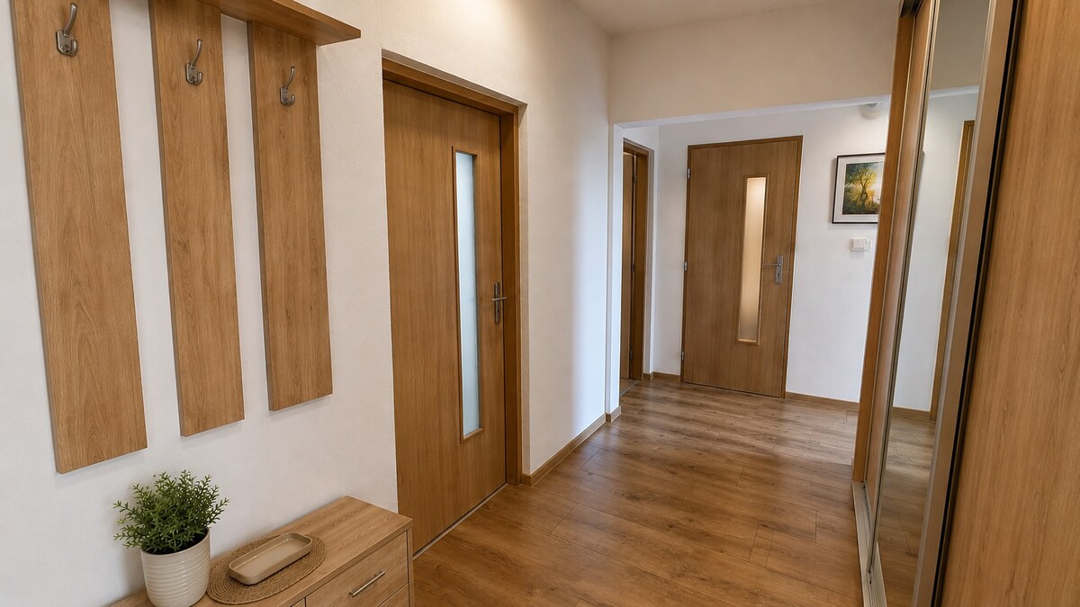 3-IZBOVÝ BYT S PRIESTRANNOU ZASKLENOU LOGGIOU – Liptovský Mikuláš — foto 5