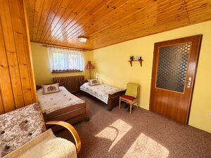 NA PREDAJ - RODINNÝ DOM S TERASOU A GARÁŽOU – LIPTOVSKÉ REVÚCE — foto 8