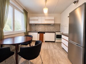 Na prenájom 3-izbový byt s balkónom - Banská Bystrica/Sásová — foto 1
