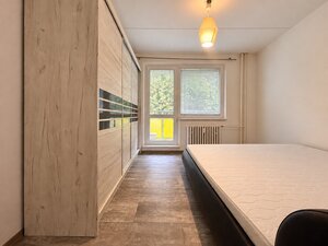 Na prenájom 3-izbový byt s balkónom - Banská Bystrica/Sásová — foto 3