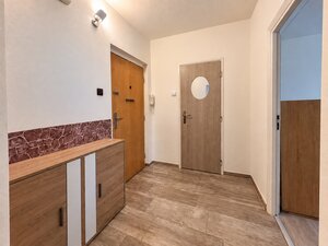 Na prenájom 3-izbový byt s balkónom - Banská Bystrica/Sásová — foto 9