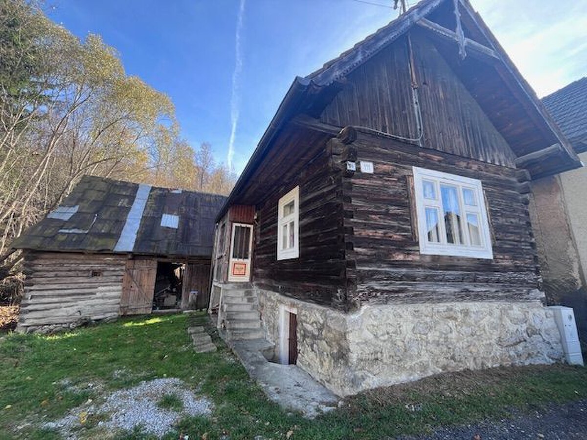 REZERVOVANÉ - Útulná drevenička v tichej časti obce Komjatná — foto 7