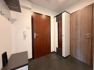 KOMPLETNE ZREKONŠTRUOVANÝ 3-IZBOVÝ BYT S LODŽIOU A KRÁSNYM VÝHĽADOM — foto 17