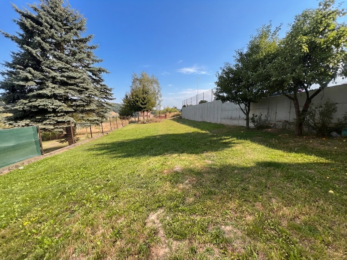 Rodinný dom s veľkým pozemkom 1 121 m² – Čadca, U Ševca — foto 2