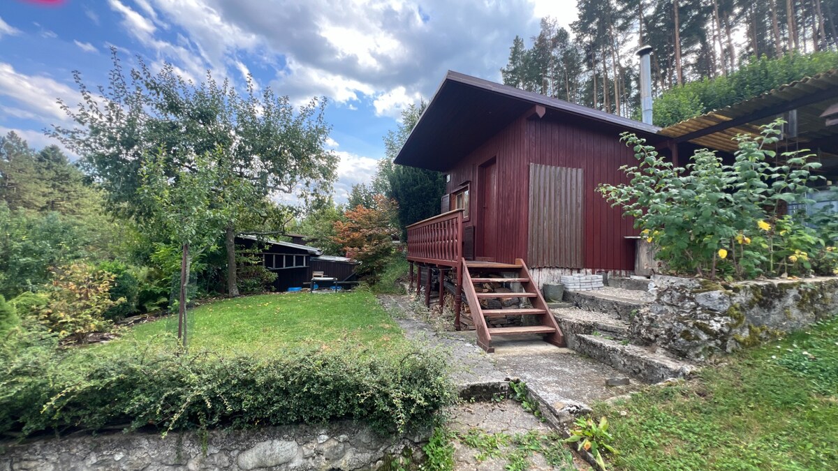 Záhrada 306m2 s chatkou a krásnym výhľadom – Ružomberok, Baničné