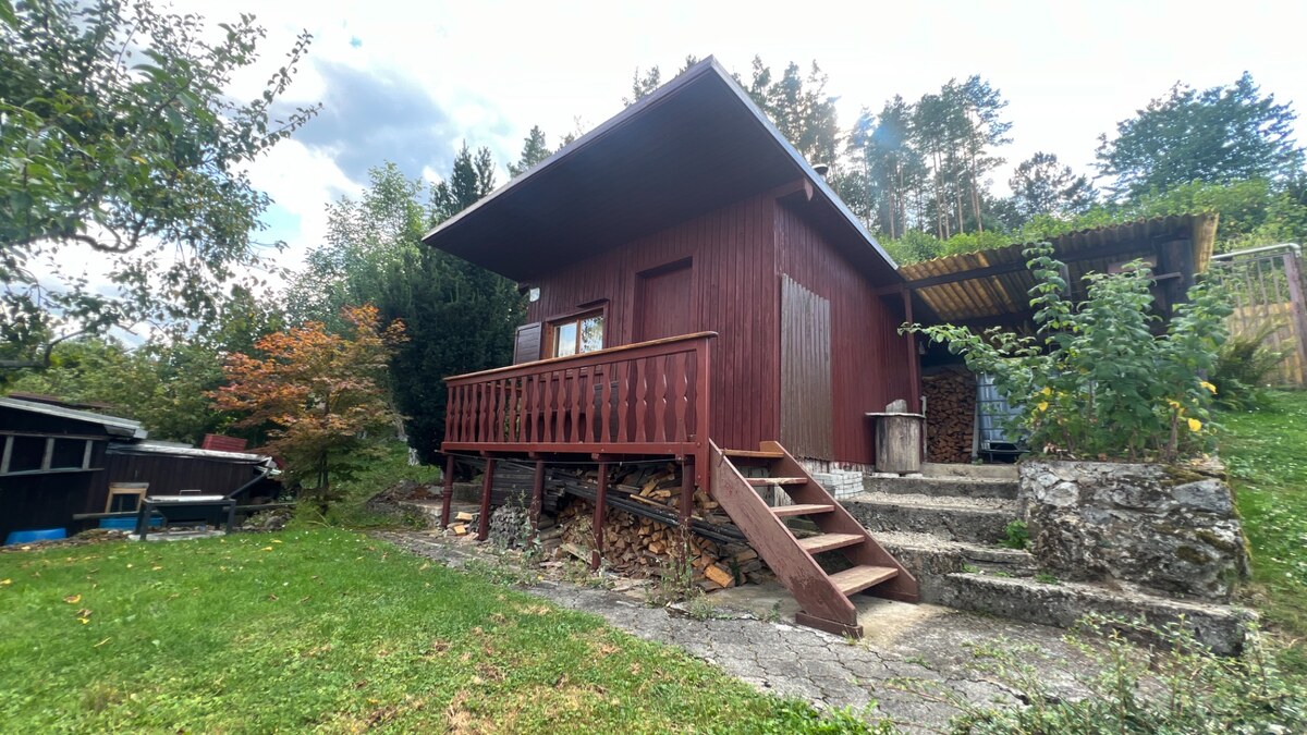 Záhrada 306m2 s chatkou a krásnym výhľadom – Ružomberok, Baničné — foto 2