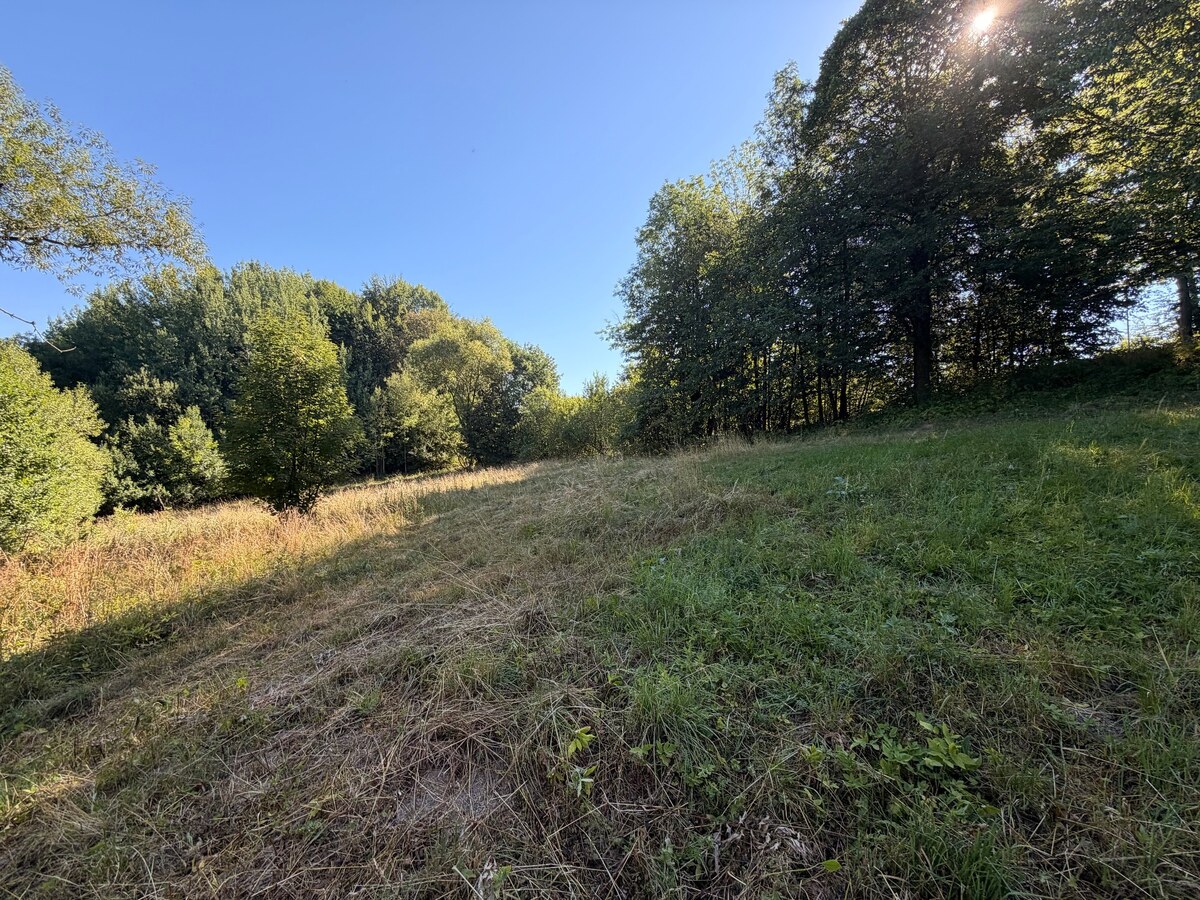 Vysnívané bývanie v prírode – stavebný pozemok 1 009 m², Králiky — foto 4