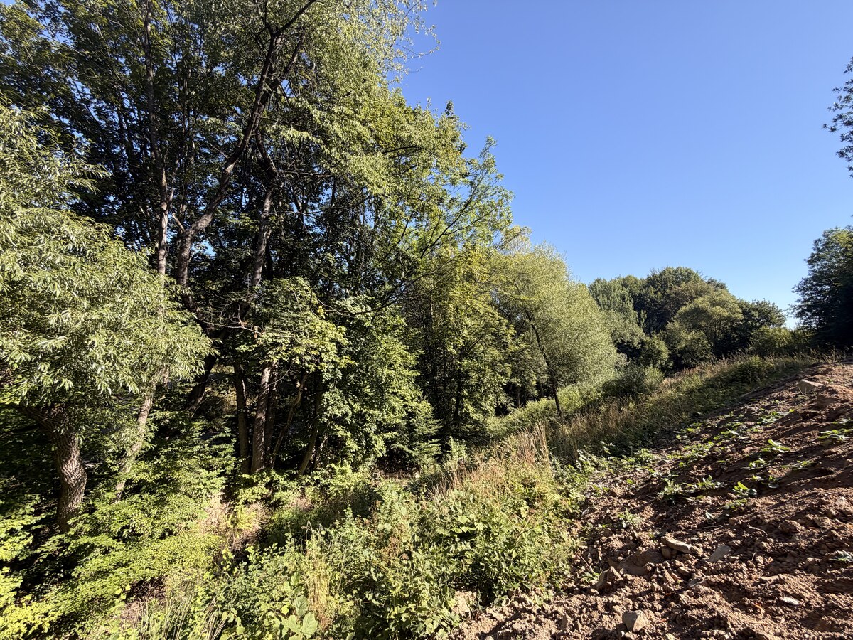 Vysnívané bývanie v prírode – stavebný pozemok 1 009 m², Králiky — foto 7