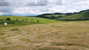 Stavebný pozemok 858 m² s elektrinou v srdci Liptova – Liptovská Anna — foto 3