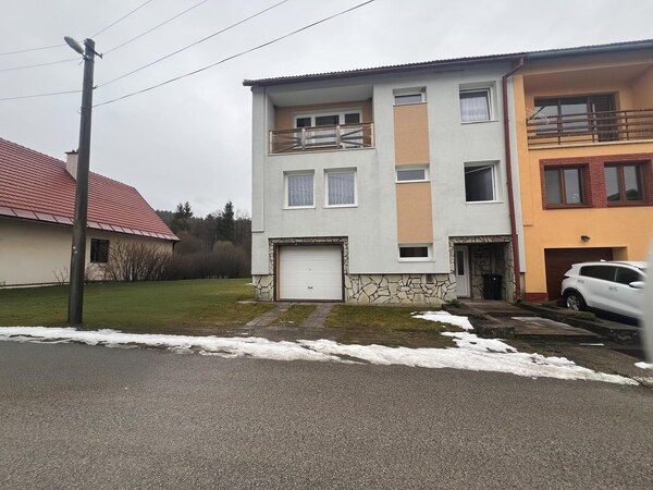 Rezervované,  rodinný dom, radovka - Jasenie D002RG