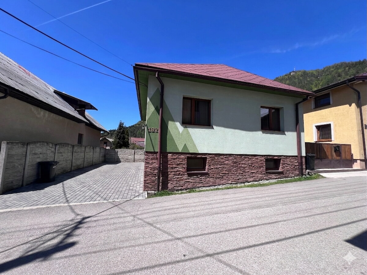 REZERVOVANÝ !!!Rodinný  dom  pod horami – Švošov, okres Ružomberok