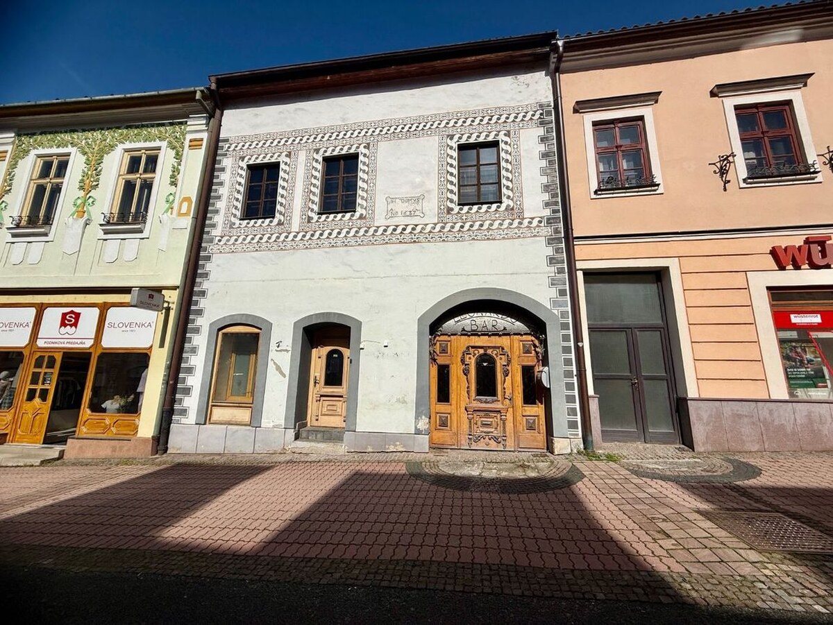 Meštiansky dom v centre Banskej Bystrice a parkovaním pre 24 áut D135Z